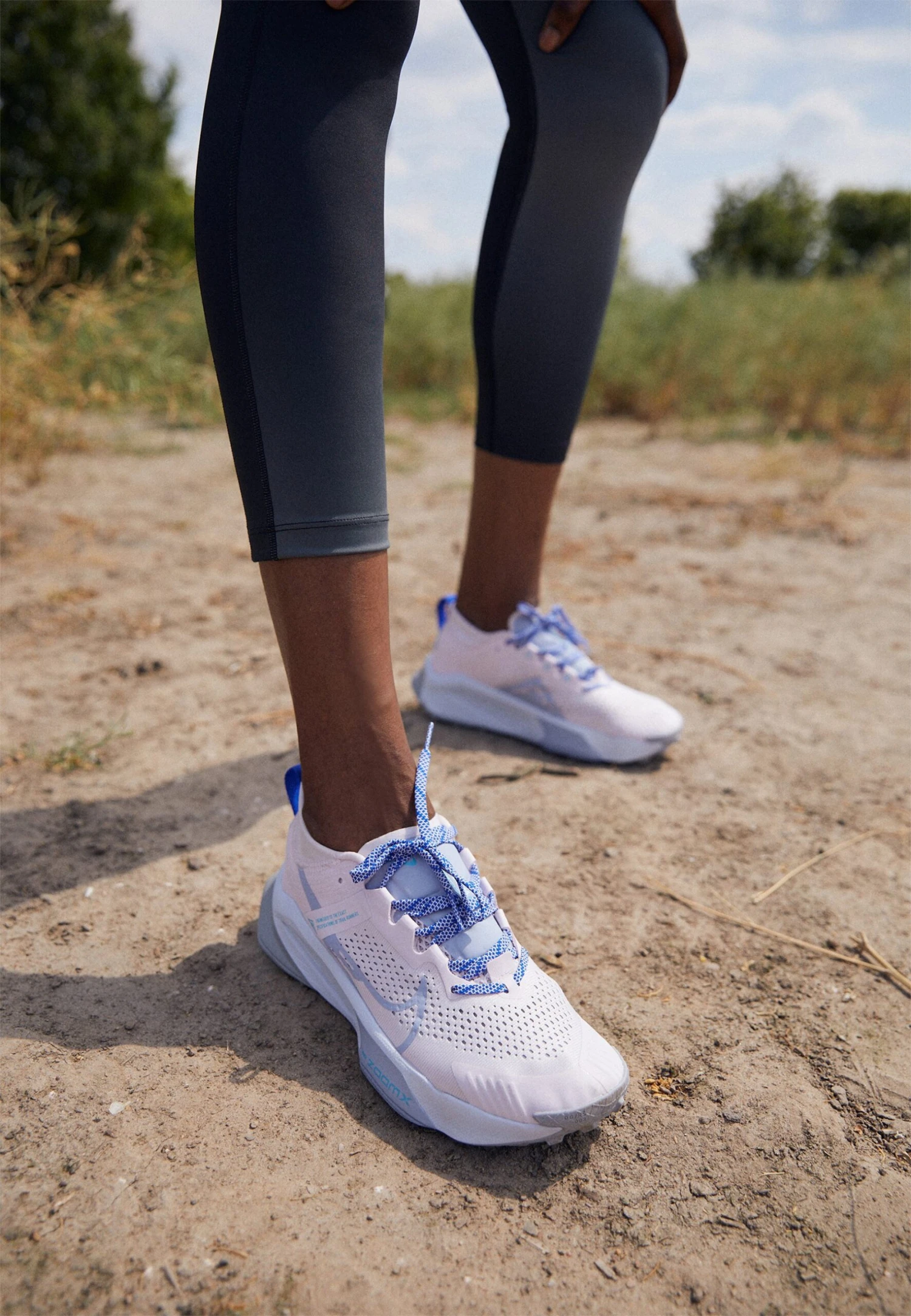 Nike Performance Zoomx Zegama - Chaussures De Running - Pearl Pink/Blue Whisper/Coconut Milk/Baltic Blue/Football Grey – Image 2