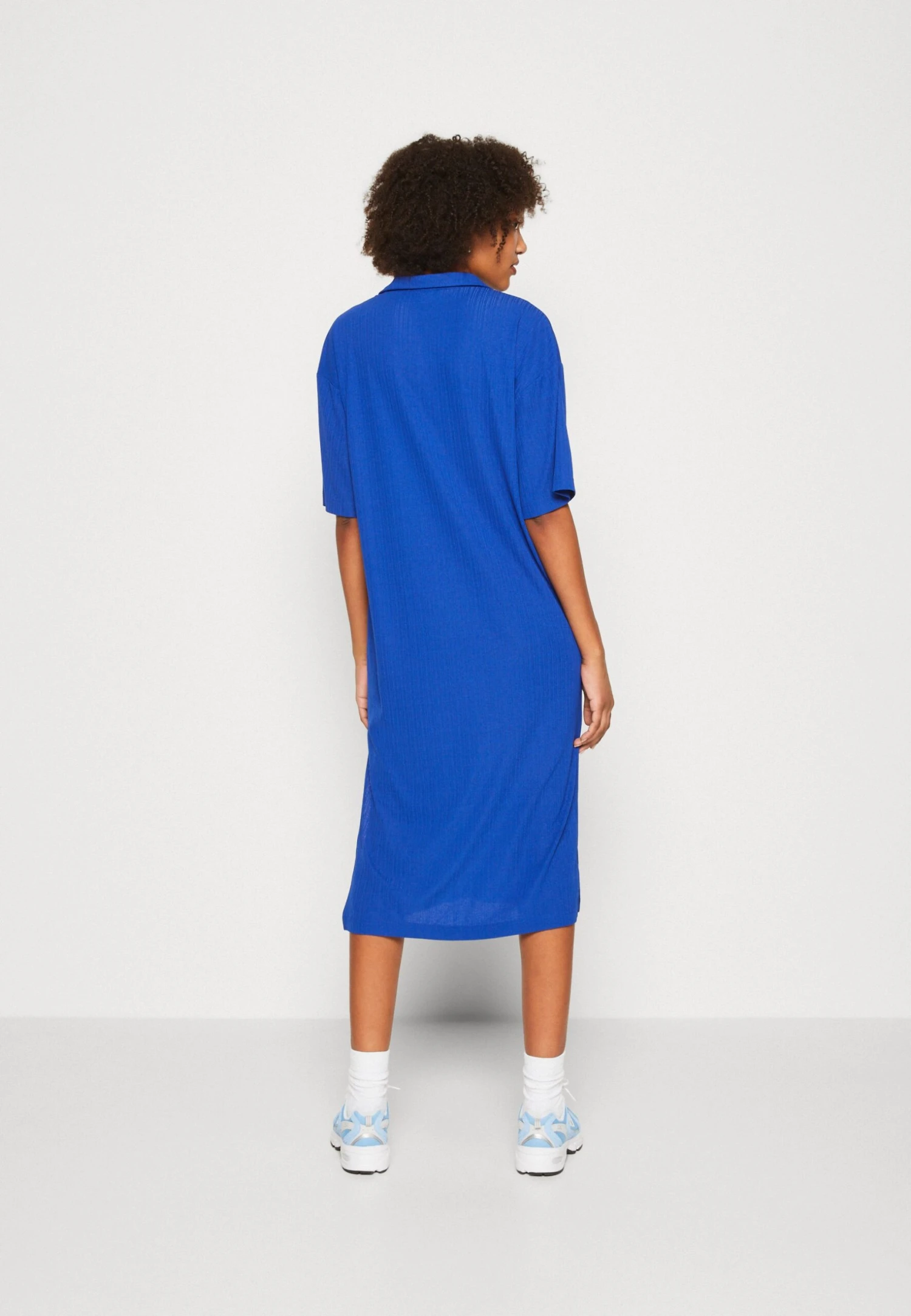 Monki Robe En Jersey - Bright Cobolt Blue – Image 3