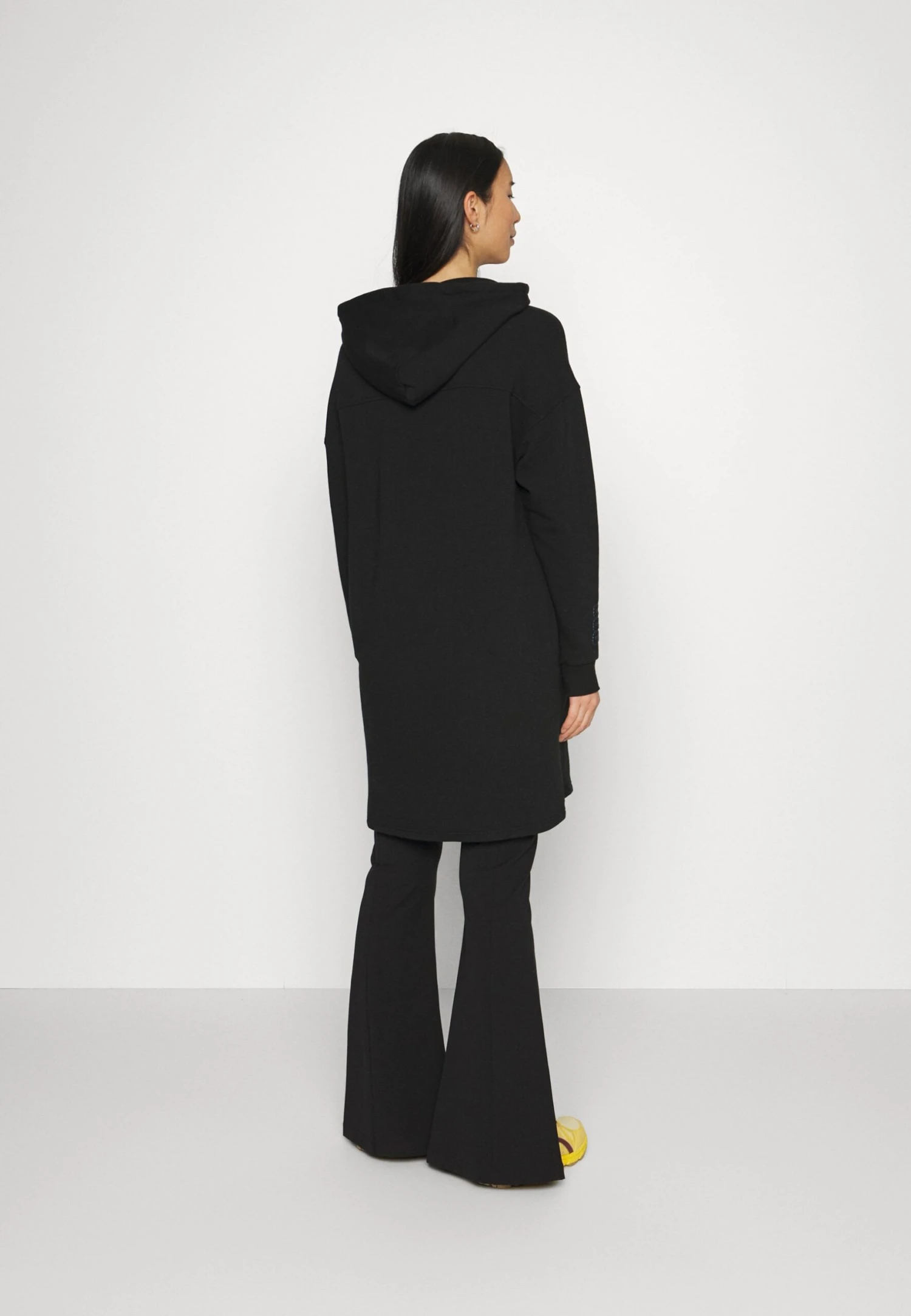 Ugg Aderyn Hoodie Dress - Sweat À Capuche - Black – Image 3