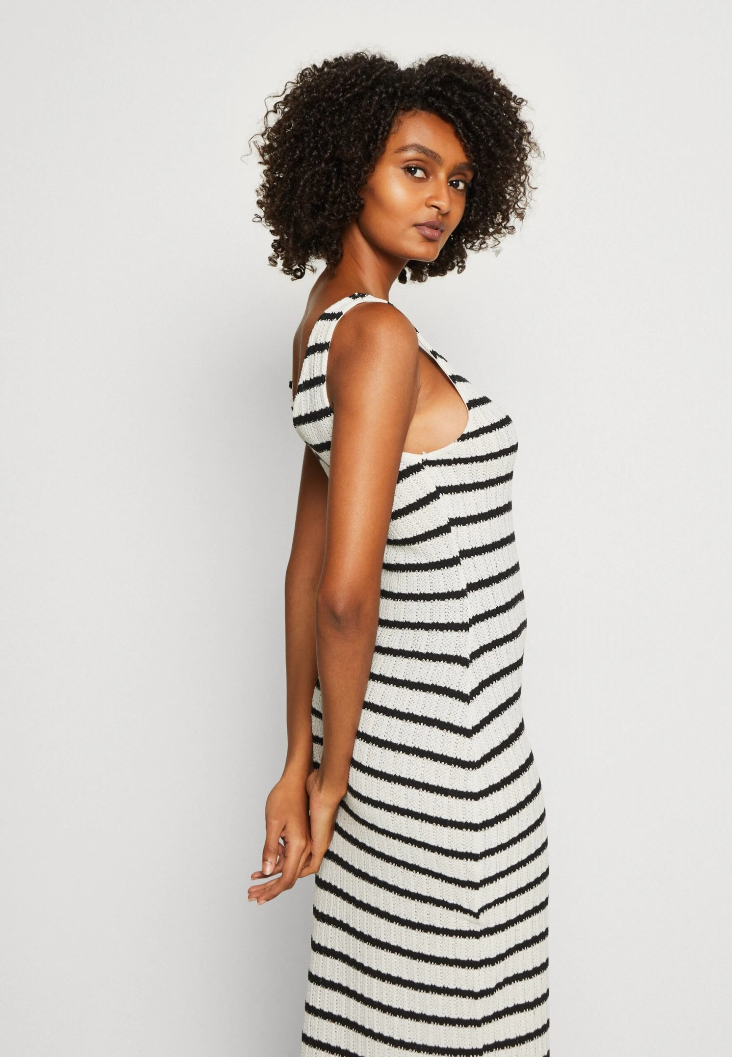 Anna Field Robe Pull - Black/White – Image 4