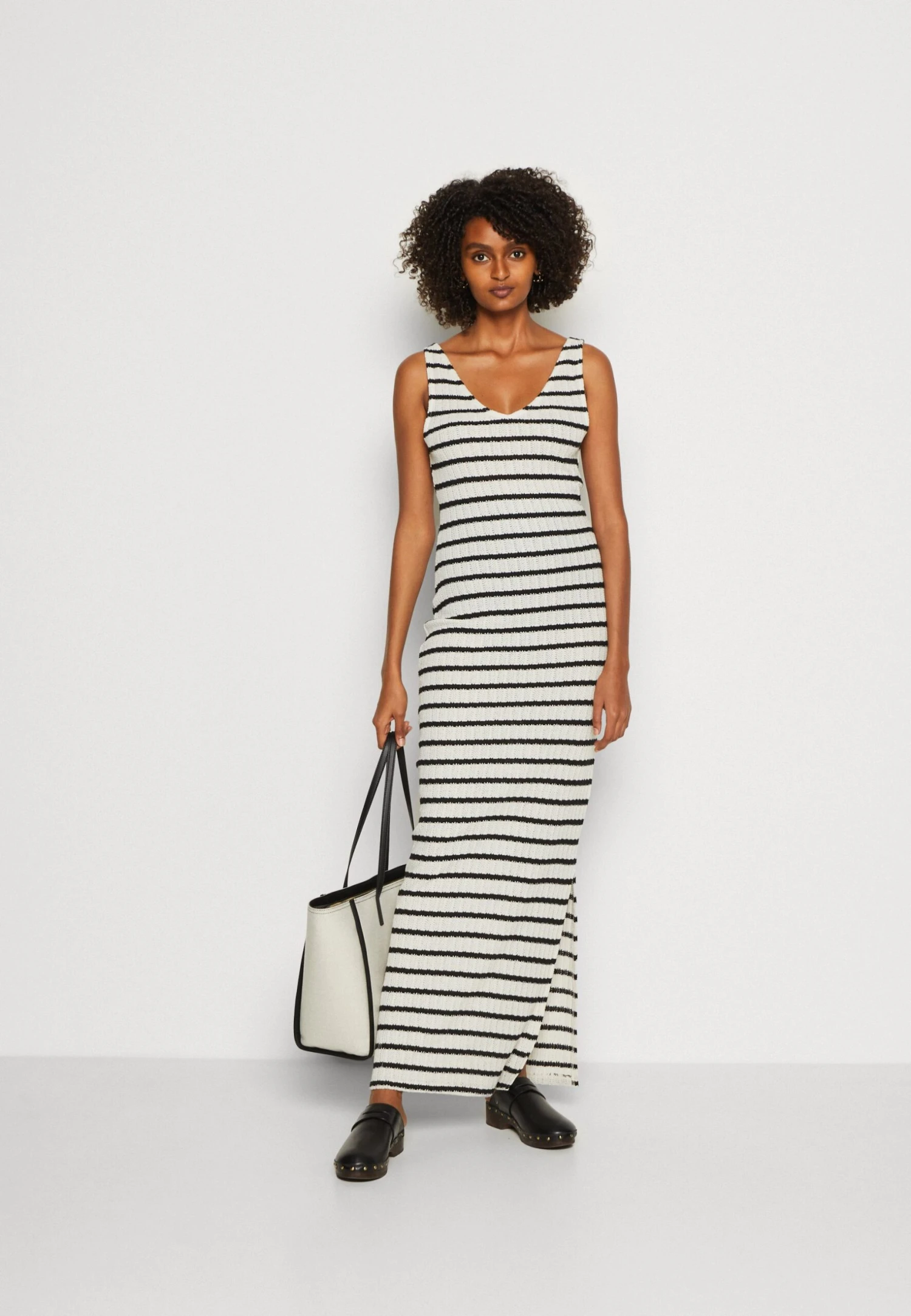 Anna Field Robe Pull - Black/White – Image 2